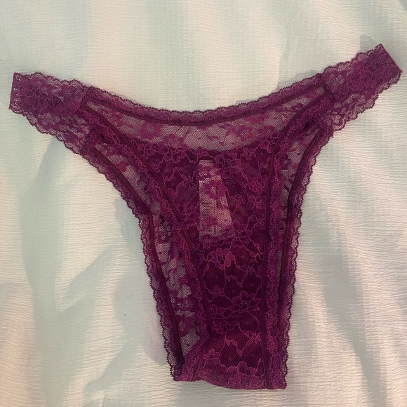 Victoria Secret Lace panties - Picture 1 of 2